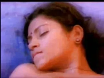 ನೀಲಿ ಕಣ್ಣಿನ ಮಗು POV ವೀಡಿಯೋದಲ್ಲಿ ಗಟ್ಟಿಯಾಗಿ ಫಕ್ ಆಗುತ್ತಿದೆ