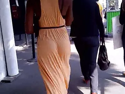 ಸಾಹಸಿ ಶ್ಯಾಮಲೆ ಮಗುವಿಗೆ ಹೊರಾಂಗಣ ಲೈಂಗಿಕತೆ