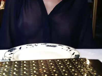 ಕೊಂಬಿನ ಕೊಳೆಗೇರಿ ಶೋನಾ ನದಿಯು ಕೊಂಬಿನ ಸಹವರ್ತಿಯೊಂದಿಗೆ ಲೈಂಗಿಕ ಸಂಬಂಧ ಹೊಂದಿದೆ