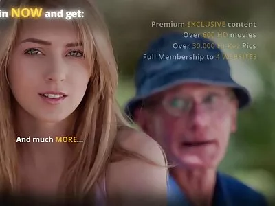 ಏಷ್ಯನ್ ಮಹಿಳೆ ತನ್ನ ಬಿಳಿ ಮಲತಂದೆಯ ಹುಂಜದಿಂದ ಹೊರಬರುತ್ತಾಳೆ